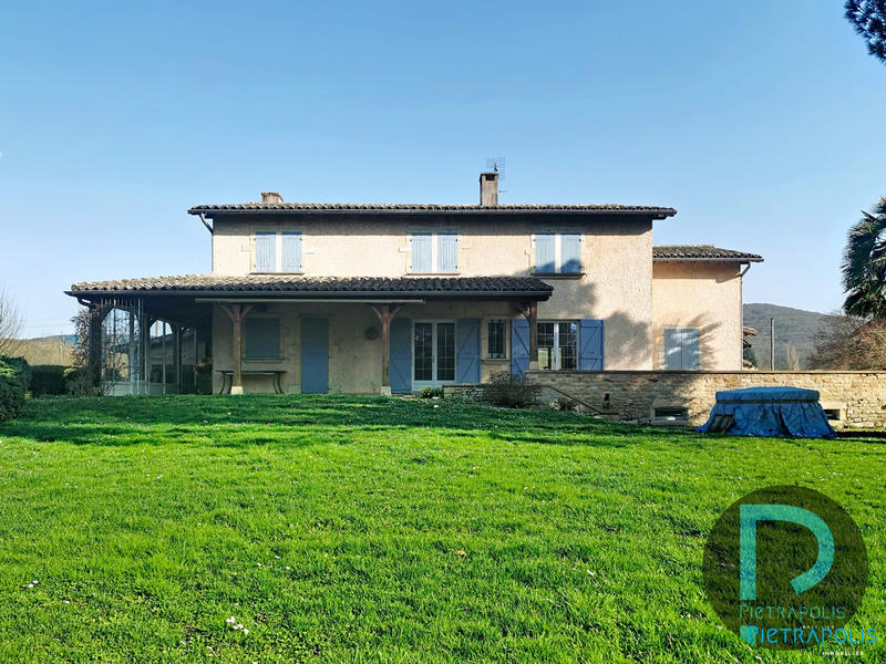 Maison - 280 m² - 9 pièces