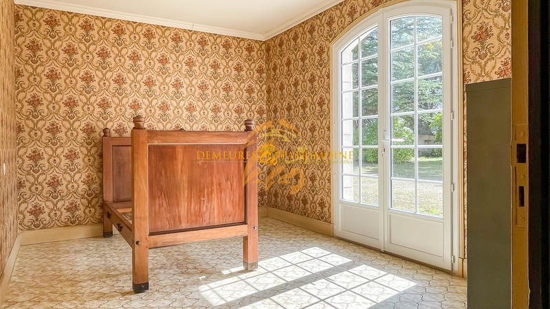 Maison - 243 m² - 8 pièces