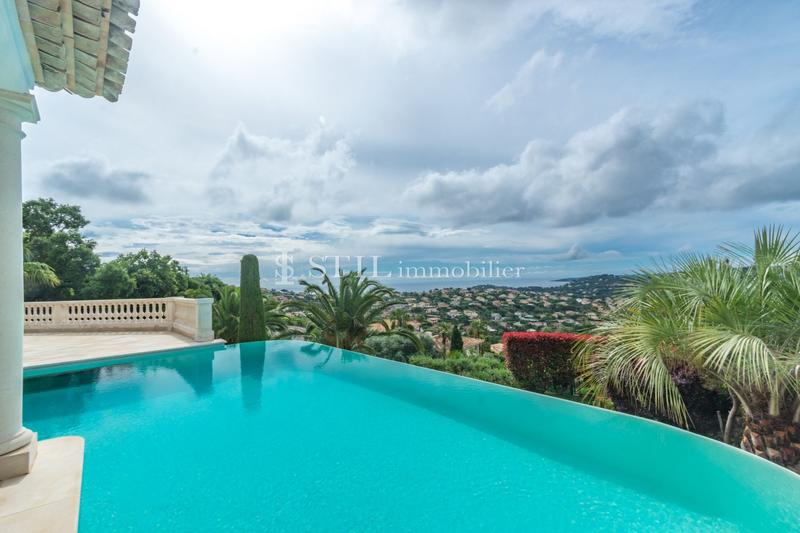 Villa - 200 m² - 5 pièces