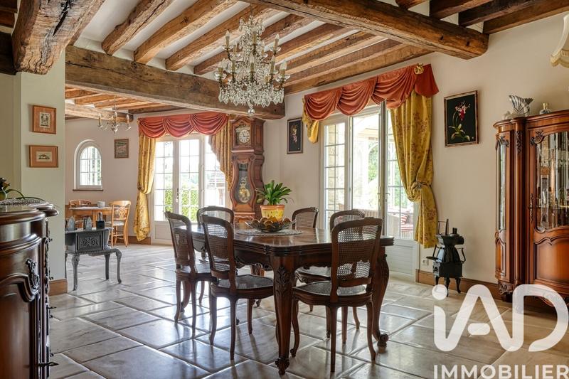 Maison - 290 m² - 8 pièces