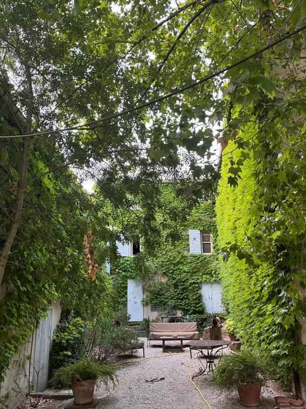 Maison - 1 000 m² - 20 pièces