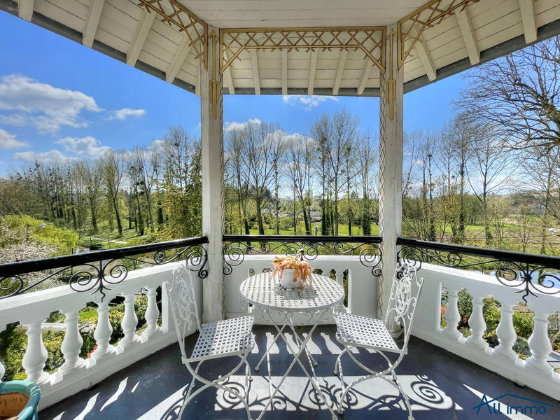 Maison ancienne - 197 m² - 8 pièces