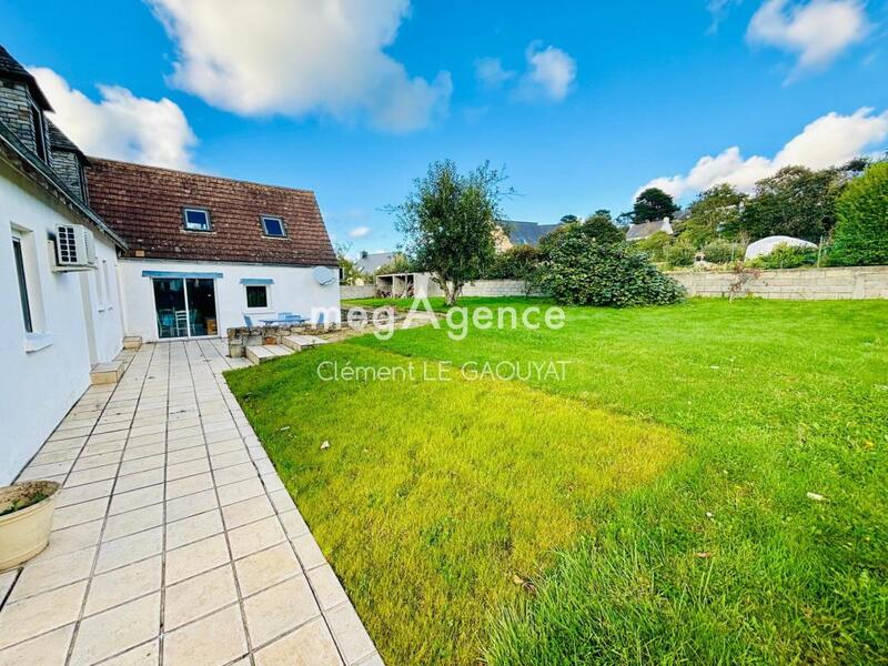 Maison - 198 m² - 10 pièces