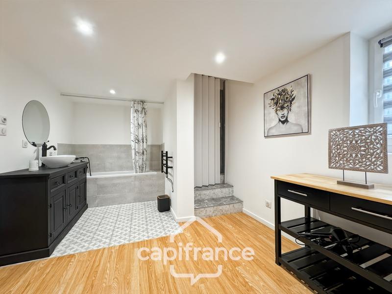 Maison - 299 m² - 11 pièces