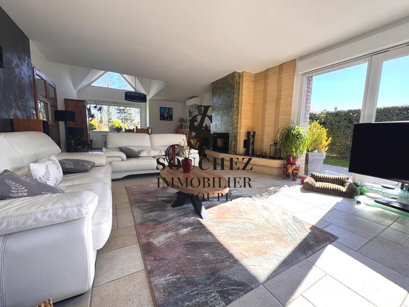 Maison - 137 m² - 6 pièces