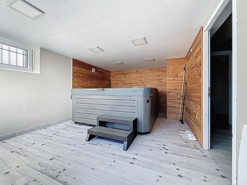 Maison - 205 m² - 6 pièces