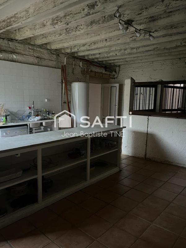 Maison - 303 m² - 7 pièces