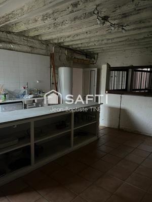 Maison - 303 m² - 7 pièces