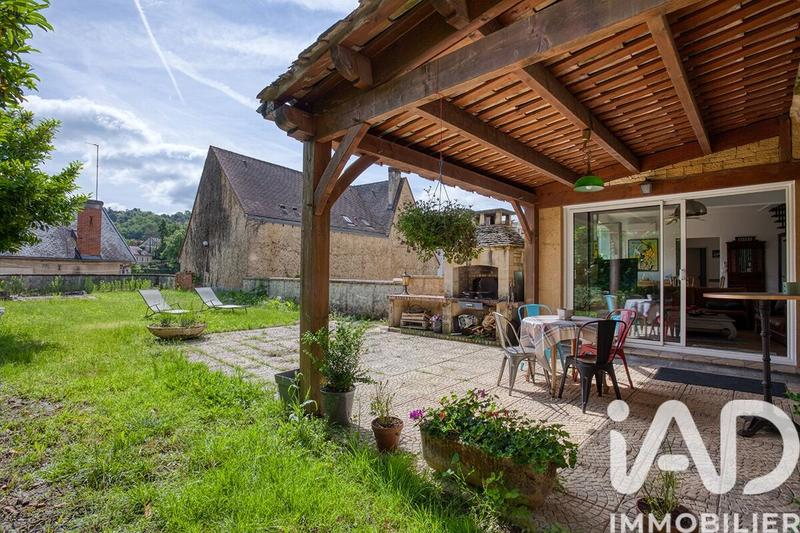Maison - 216 m² - 8 pièces