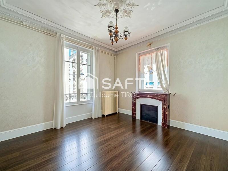 Maison de maîtres - 212 m² - 11 pièces