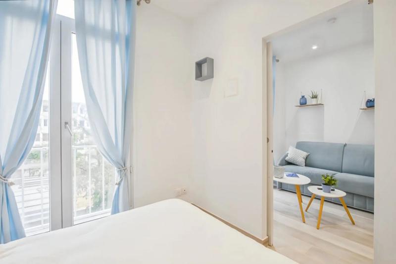 Appartement - 98 m² - 8 pièces