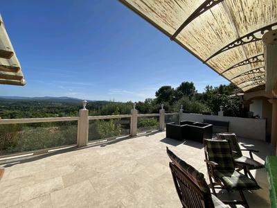 Villa - 197 m² - 7 pièces