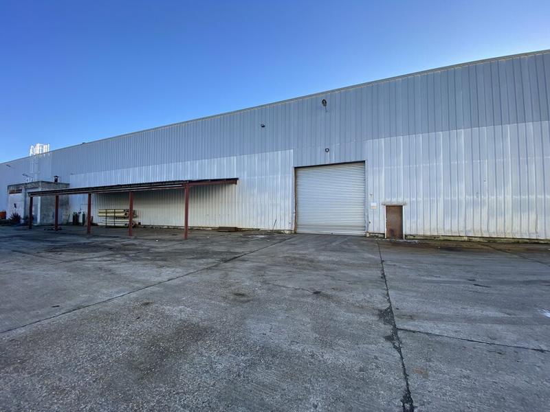 Local d'activité / Entrepôt - 3 150 m²