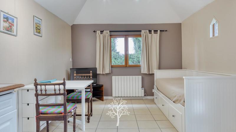 Propriété - 390 m² - 7 pièces