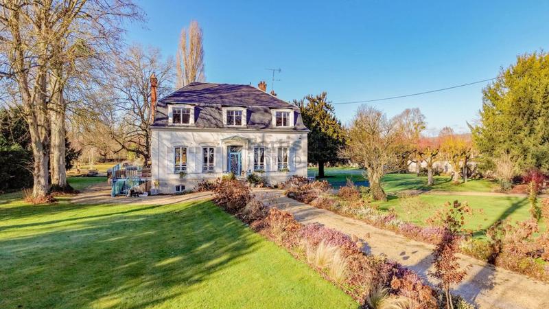 Maison de maîtres - 494 m² - 14 pièces