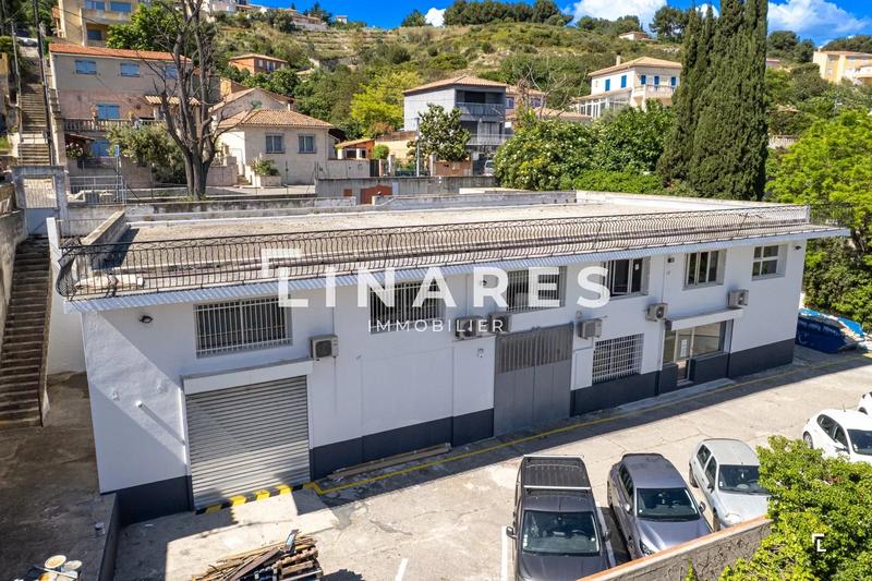 Local d'activités - 695 m² - 22 pièces