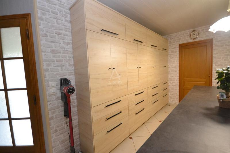 Maison - 235 m² - 10 pièces