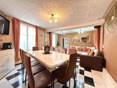 Maison - 95 m² - 5 pièces