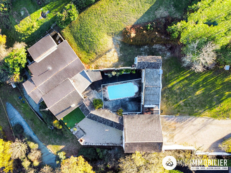 Maison - 222 m² - 4 pièces