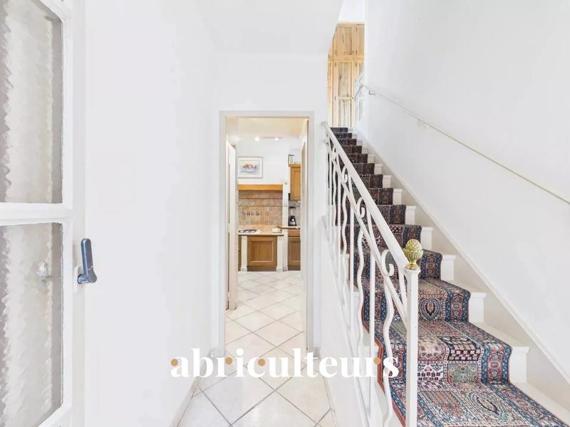 Maison - 94 m² - 5 pièces