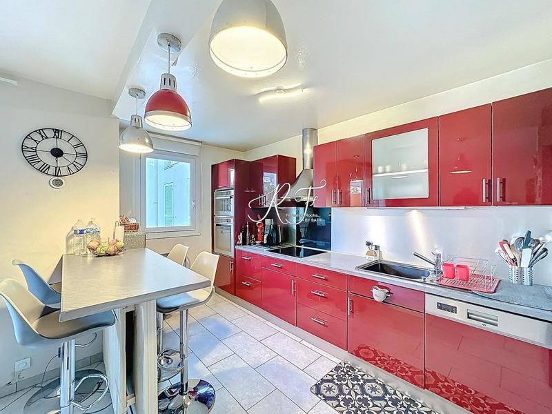 Appartement - 79 m² - 4 pièces