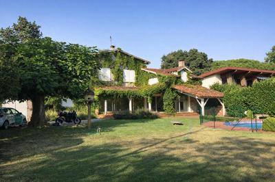 Maison - 219 m² - 6 pièces