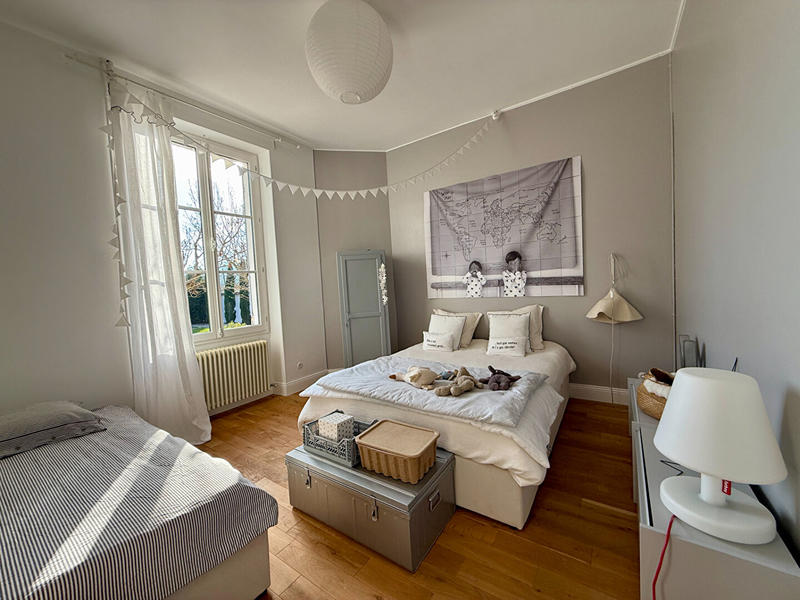 Maison - 292 m² - 10 pièces