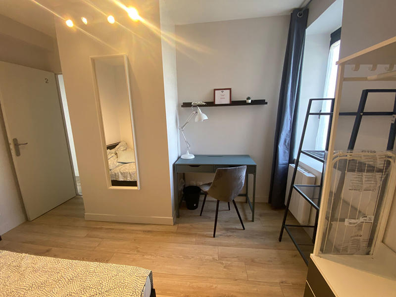 Chambre - 148 m² - 9 pièces
