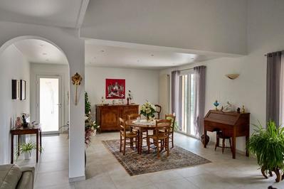 Villa - 212 m² - 9 pièces