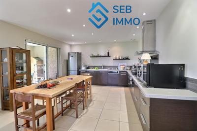 Maison - 167 m² - 6 pièces