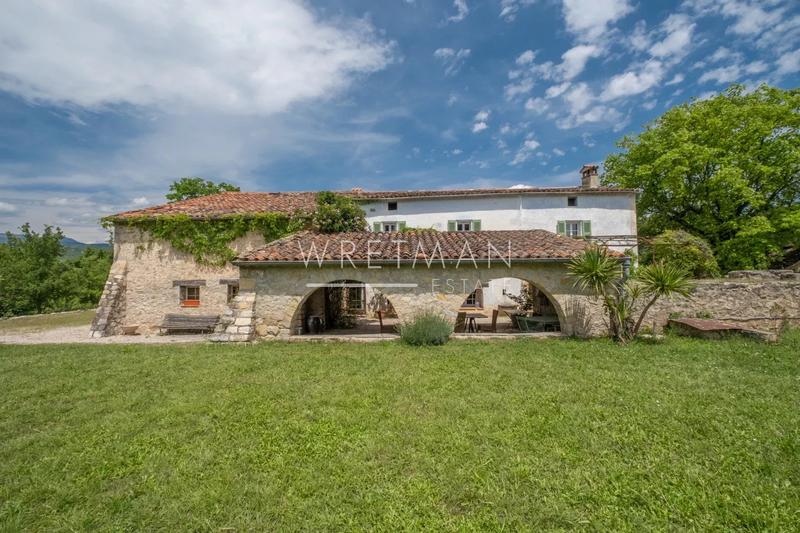 Villa - 257 m² - 10 pièces