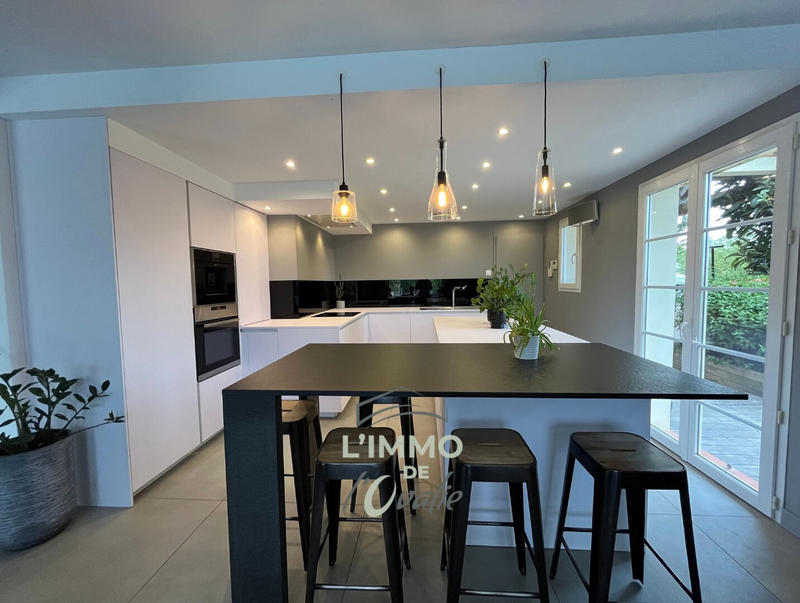 Maison - 200 m² - 6 pièces