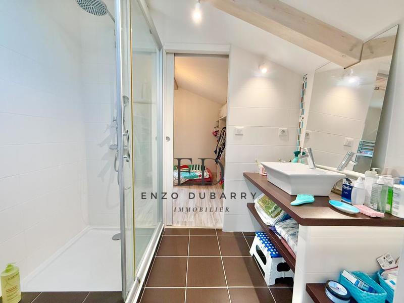 Maison - 170 m² - 6 pièces