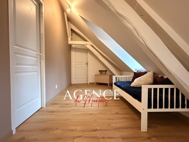 Maison - 205 m² - 5 pièces