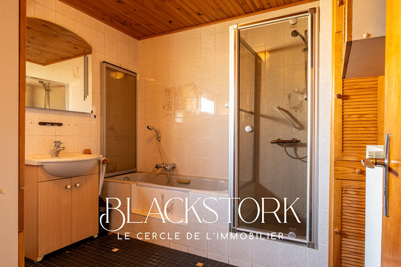 Maison - 161 m² - 7 pièces