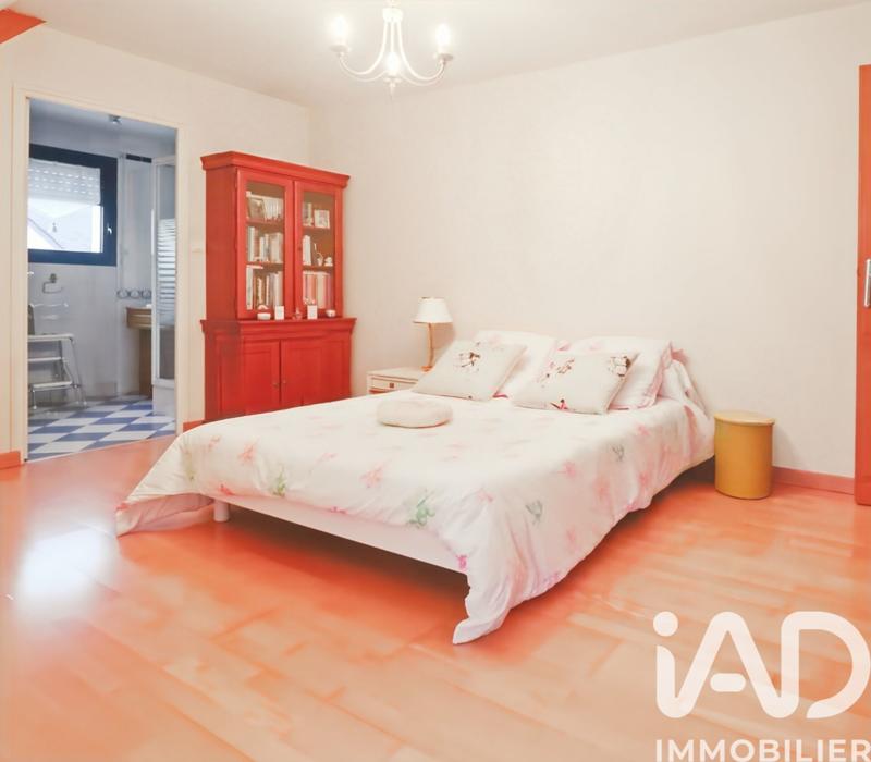 Maison - 220 m² - 7 pièces