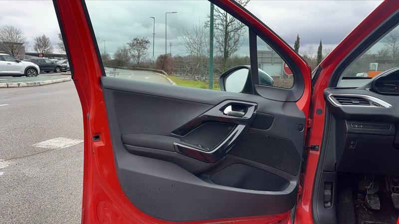 Peugeot 208 I 1.2 PureTech 82 Style