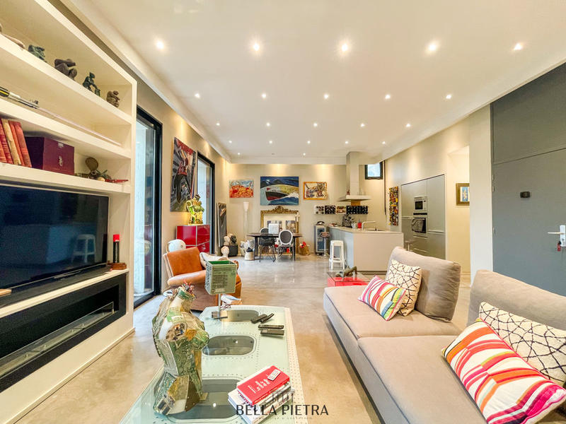 Appartement - 101 m² - 3 pièces