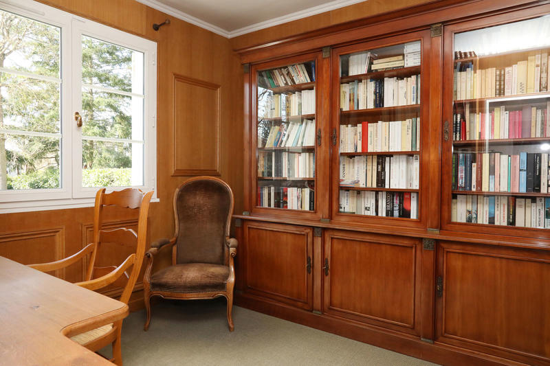 Maison - 228 m² - 12 pièces