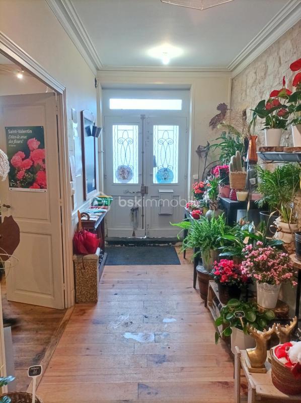 Maison - 240 m² - 6 pièces