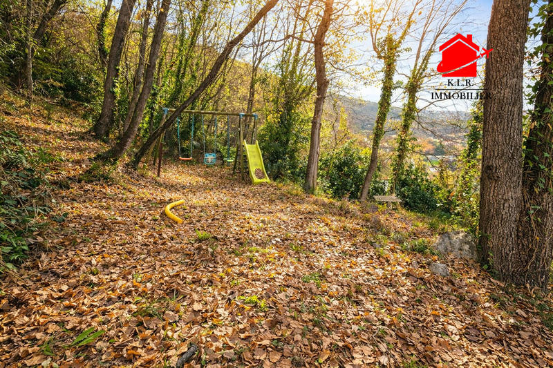 Maison - 207 m² - 5 pièces