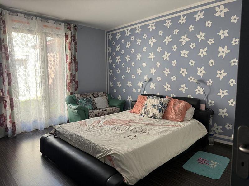 Maison - 220 m² - 8 pièces