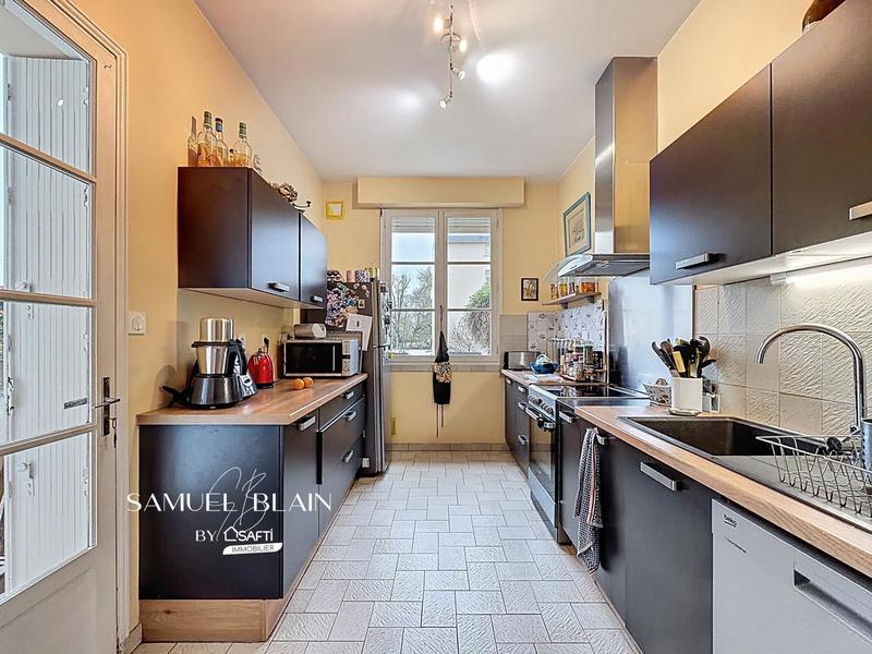 Maison - 200 m² - 9 pièces