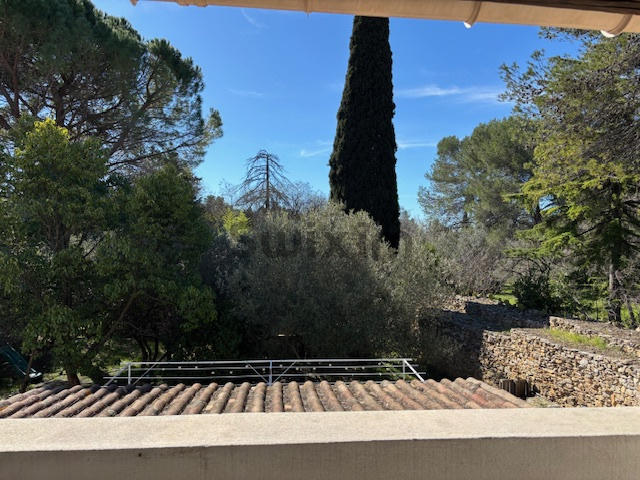 Maison - 221 m² - 7 pièces