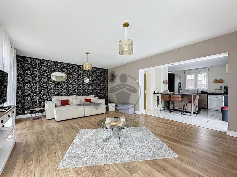 Maison - 137 m² - 6 pièces