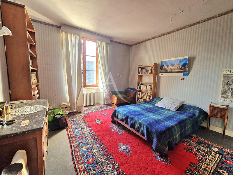 Maison - 307 m² - 10 pièces