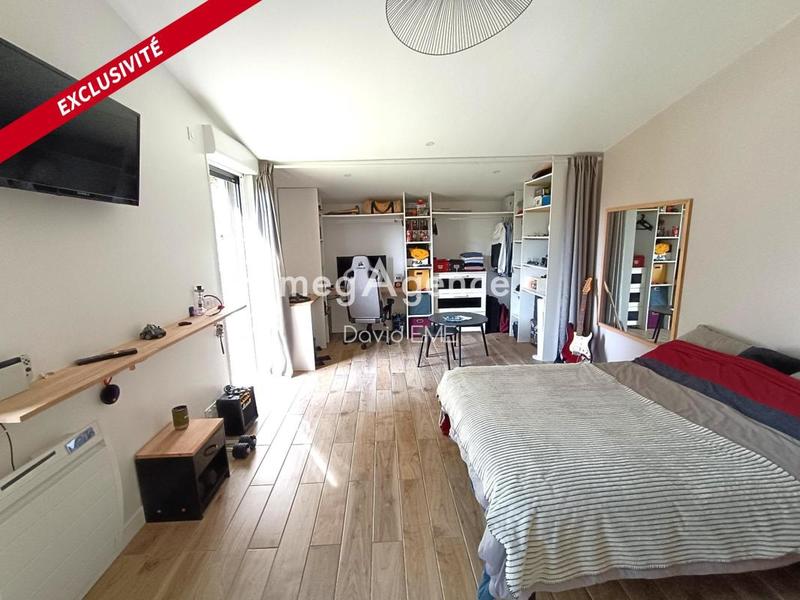 Maison traditionnelle - 145 m² - 7 pièces