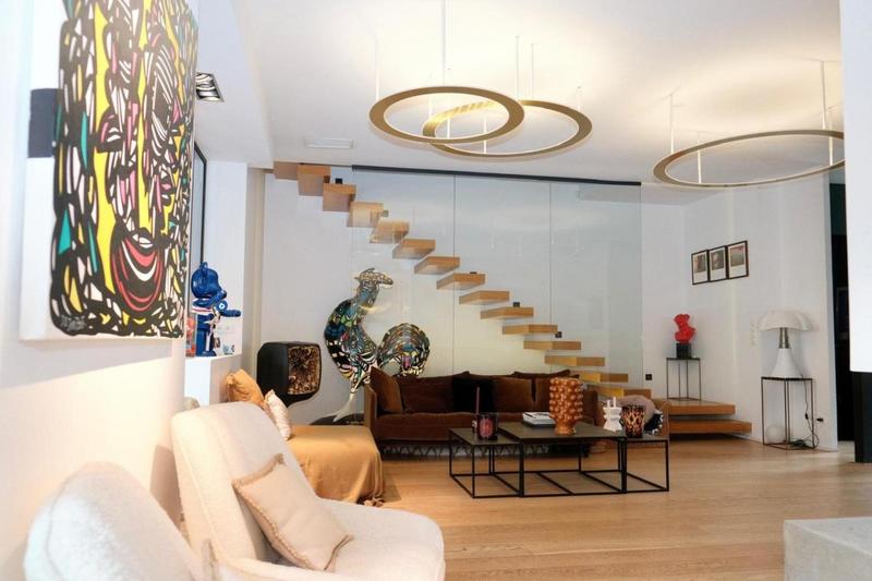 Maison - 416 m² - 8 pièces