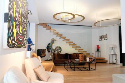 Maison - 416 m² - 8 pièces