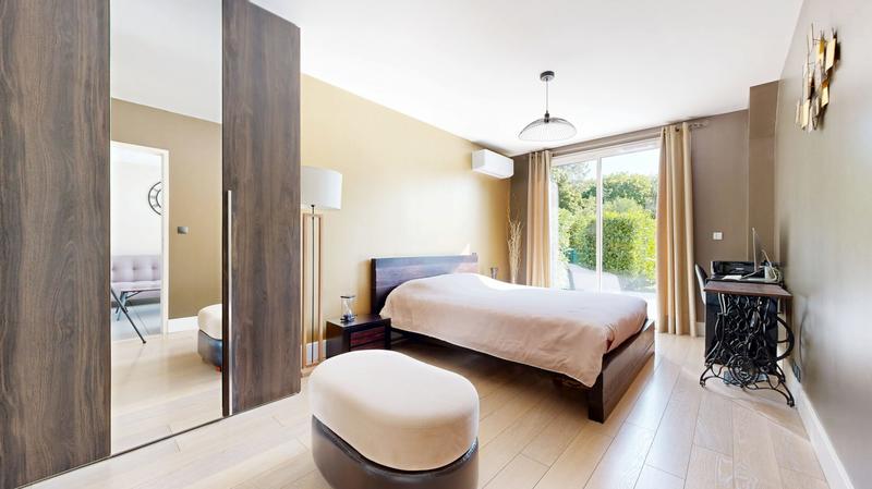 Appartement - 90 m² - 4 pièces